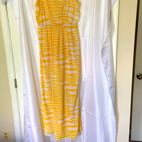 Soprano Yellow and White Summer Maxi Dress - Picture 2 of 5